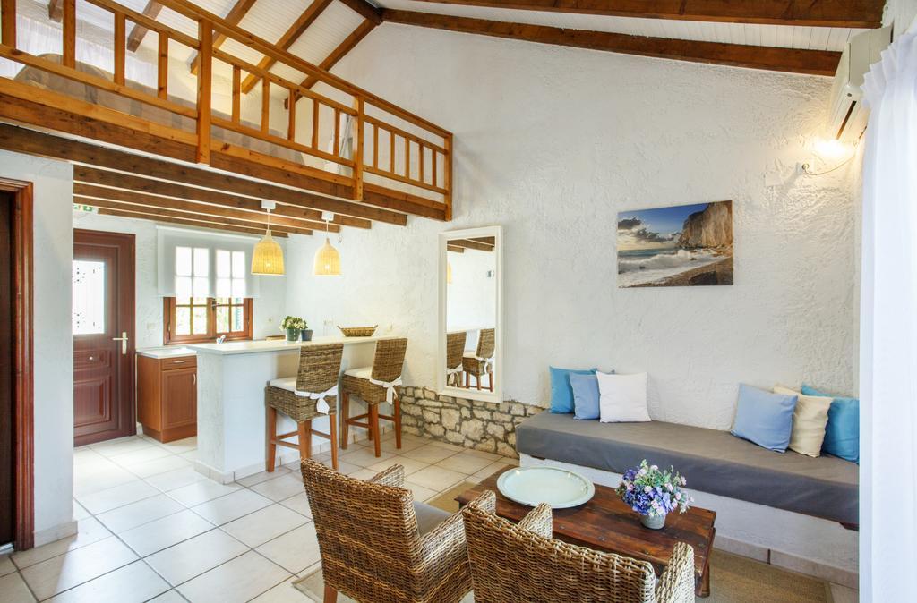 Glyfada Beach Villas Longós Стая снимка