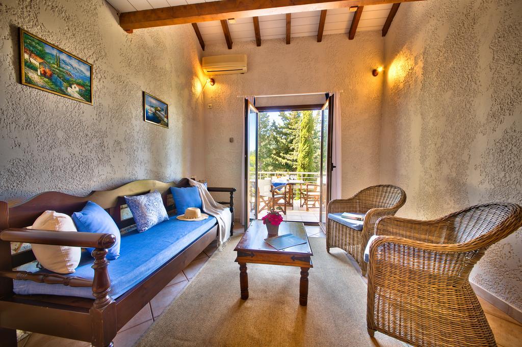 Glyfada Beach Villas Longós Екстериор снимка